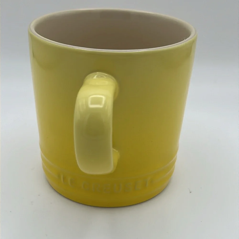 Le Creuset 11.8 oz Soleil (yellow) colored mug, NWT